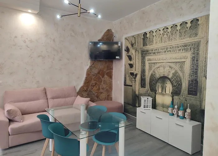 Apartment Suenos De Azahar: Palacio Viana With Wifi And Parking Cordoba